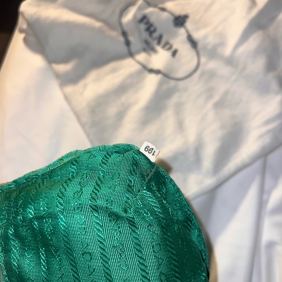 Green prada nylon bag - Picture 3 of 7